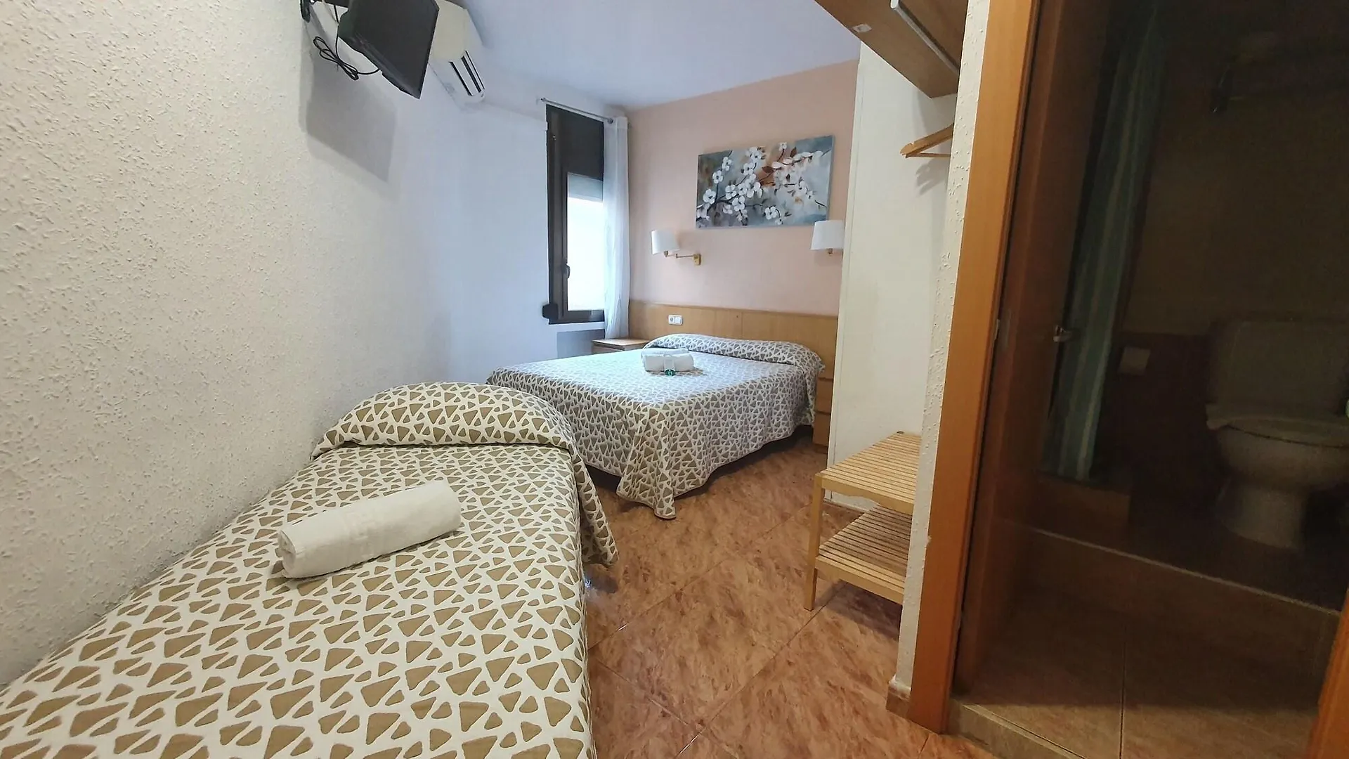 Hostal Rio De Castro Barcelona 2*,