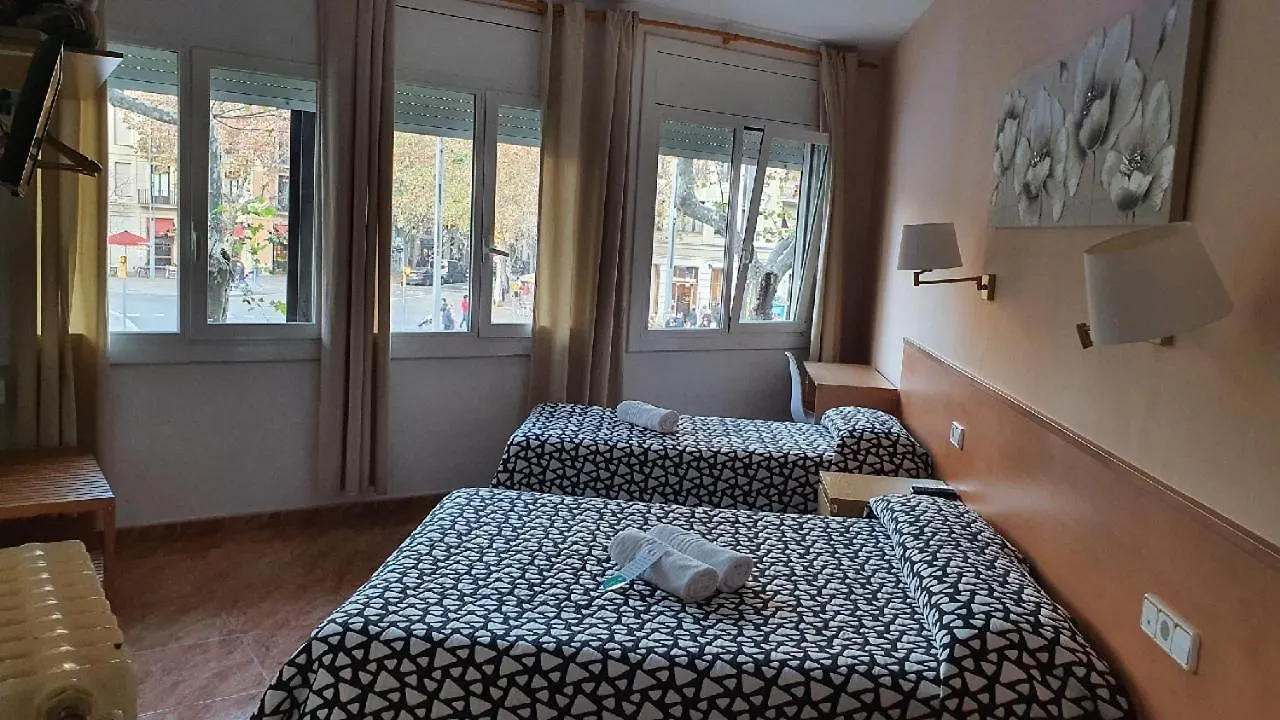 Hostal Rio De Castro contacts